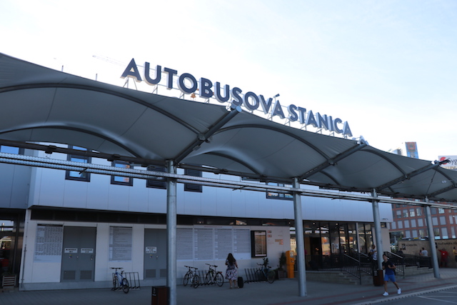 スロバキアの首都ブラチスラヴァのバスターミナル（Bratislava Central Bus Station）：ウィーンから1時間強で日帰りも可能？